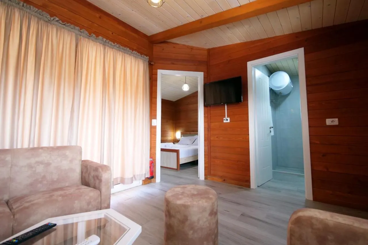 Bujtina E Muriqit Zogaj  Resort