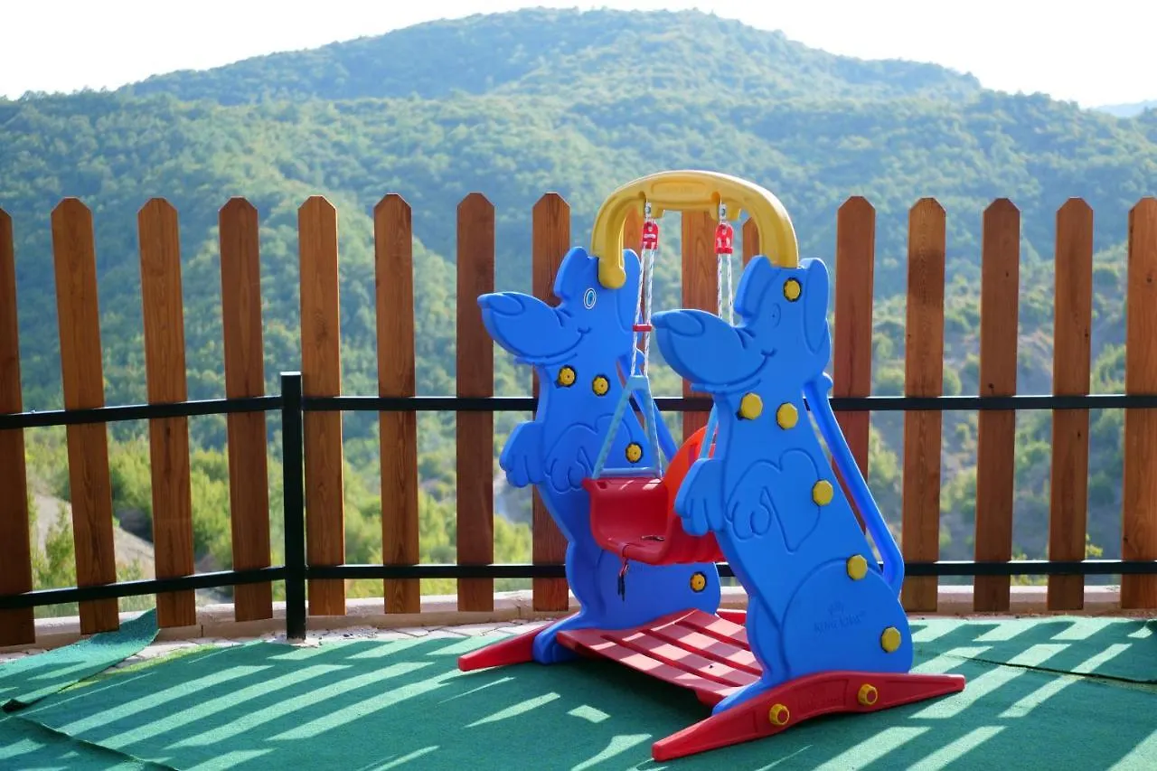Bujtina E Muriqit Zogaj  Resort
