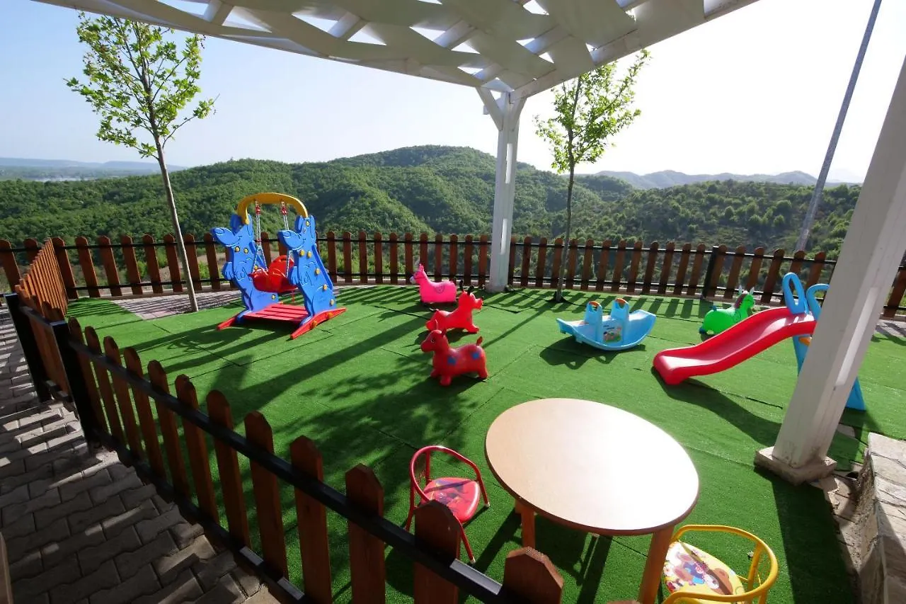 Bujtina E Muriqit Zogaj  Resort Zogaj (Shkoder)